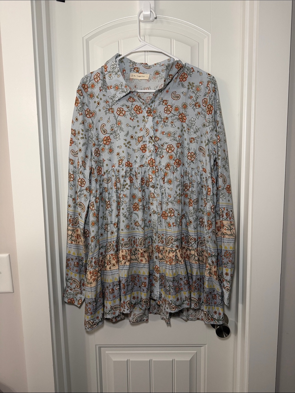 By Together Flowy Blouse - Picture 1 of 2